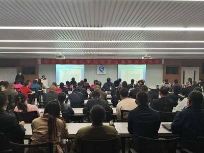 李沧对危化品经营企业延期换证，当场受理、当场备案、当场许可、当场制证