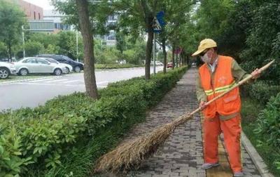 道路保洁见本色、垃圾清运无落地，胶州市全方位提升城市“颜值”