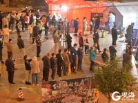 挑灯战“疫”！入夜后，这里依然灯火通明