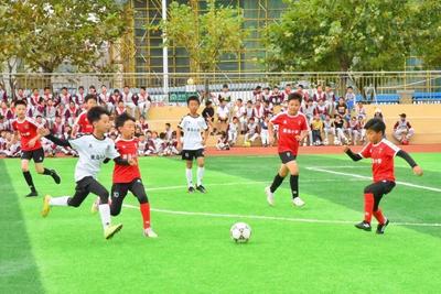 崂山区麦岛小学校园足球文化节“燃动”秋日