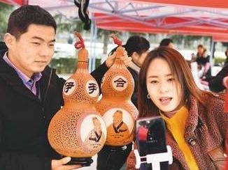 买家电、买潮牌、买化妆品……小镇青年购买力“杠杠的”，他们热衷买什么？
