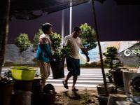 以花为生的中年青漂人 