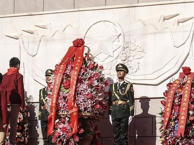  纪念中国人民志愿军抗美援朝出国作战70周年敬献花篮仪式隆重举行