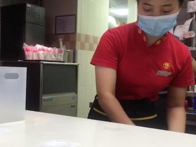 深圳麦当劳对一次性餐具收费，永和大王、星巴克等积极响应，你怎么看？