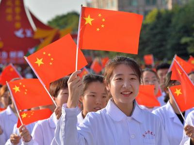 国旗法（修正草案）和国徽法（修正草案）提请二审
