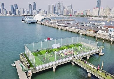 中国首座海上球场在青启用  