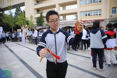 “百家争鸣”各显特色，青岛二中社团纳新，新设社与教育评价体系高度吻合