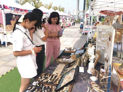 赏美景，玩帆船，青岛奥帆中心游客如织