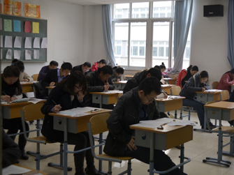 国考报名近半程！热门岗位竞争已超“千里挑一”