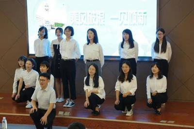 40多张奖状傍身，毕业于国内外名校……豪华教师团节后将亮相中学课堂