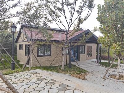 微调查|公厕建成多日 投用更待何时