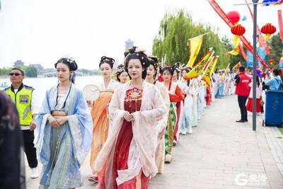 “中国风”来袭！首届青岛少海汉服文化节精彩纷呈