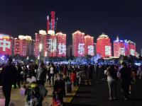 夜青岛，不打烊！黄金周前海一线游人如织