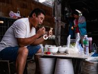 以花为生的中年青漂人 