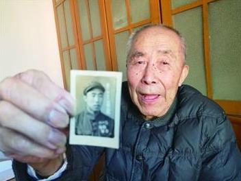 青岛90岁战斗英雄王国祥回忆那段战火燃烧的岁月