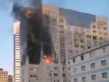 上海虹口区一高层建筑下午起火，暂无人员伤亡！