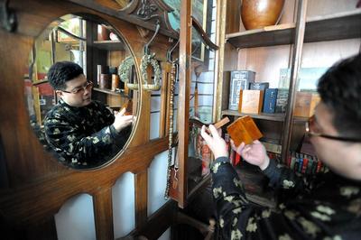 这位民间收藏家 让老物件讲述光阴的故事