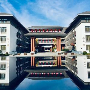 未觉池塘春草绿，阶前梧叶已秋声——深秋的实高园，你见过吗？