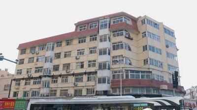 困扰居民近30年的难题得到解决——  老楼通暖气，温暖居民心