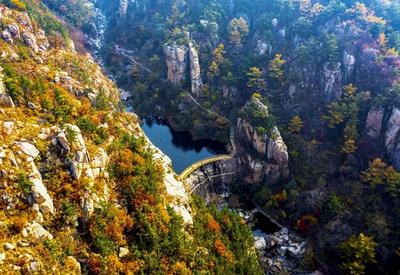 调色板被打翻了，初冬的崂山开启油画模式