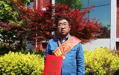 三十三年历风雨 不忘初心送光明  讲述国网胶州市供电公司输电运检班长王基感人故事