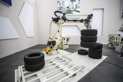 1台码垛机器人可顶6人用！这家企业的技术展厅让人大开眼界