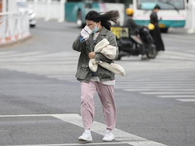 0℃以下，阵风7级！冷空气来了，今明气温持续下降！请注意及时添衣