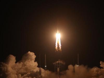 嫦娥五号探测器顺利完成第一次轨道修正