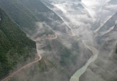 湖北鹤峰：云中公路