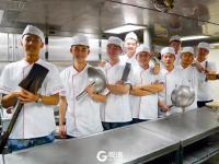 不服不行！舰艇上的大厨，才是真正的“武林高手”