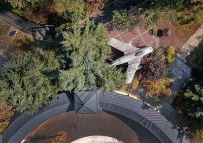 这个公园落了一架战斗机 航拍初冬墨河公园