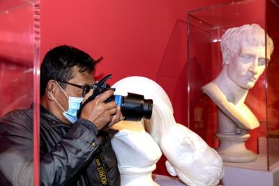 黄盒子美术馆里感受“文艺复兴潮”