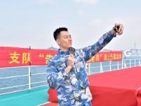 这一刻，退伍前的水兵圆梦了!