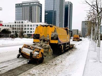 600余名除雪工作人员全员上岗，胶州“除雪铲冰”保障市区道路畅通