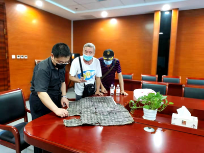 多年珍藏捐赠一战遗址博物馆 七旬老人圆父辈心愿 