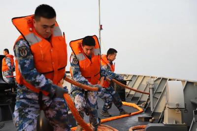 走进齐齐哈尔舰 感受水兵们的热血冬季