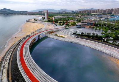 航拍青岛奇幻建筑：打造“中国蓝色硅谷” 