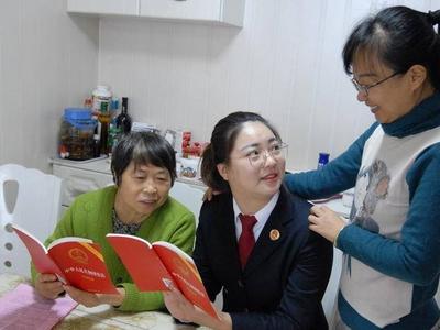 青岛这里检察官引导群众自觉运用法律、法规解决问题