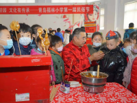   皮影、糖人、泥老虎、舞狮 孩子们看花了眼