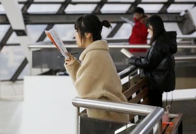 考研备战一座难求，青岛考生为“座”痴狂