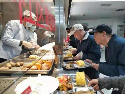 在100个社区试点打造居家社区养老服务中心，市北为老年人提供一站式养老服务