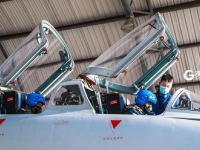 铁翼飞旋，苍穹搏击！海空实战化大片霸气来袭