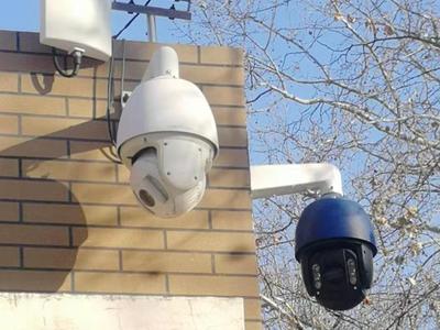 自家门口安装摄像头违法吗？即墨法院办结一起隐私权纠纷案