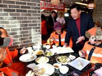 一盘水饺，冬至情暖环卫工