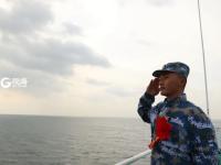 这一刻，退伍前的水兵圆梦了!