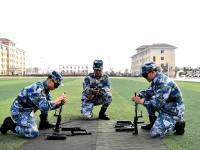 冲！为打赢练就钢筋铁骨！