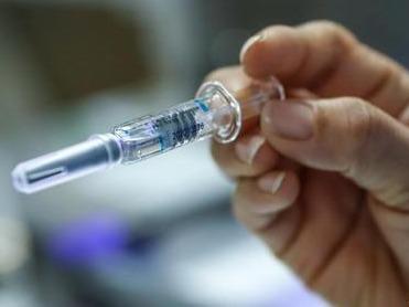 世界卫生组织专家：接种新冠疫苗后仍需戴口罩和保持社交距离