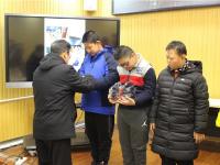 一副小手套 温暖一个冬天