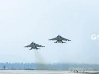 铁翼飞旋，苍穹搏击！海空实战化大片霸气来袭