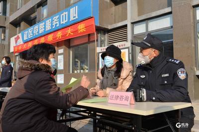 “汕头大妈”志愿服务大集寒冬送暖 